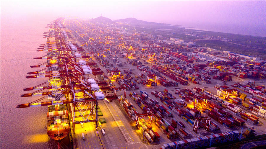7 of world's top 10 ports by throughput in China