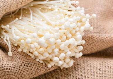 12月，美国FDA披露中国56批次食品存在安全问题