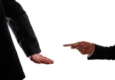 医药贿赂案 行贿者获刑10年罚百万