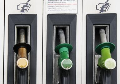 印度政府提高汽油和柴油消费税