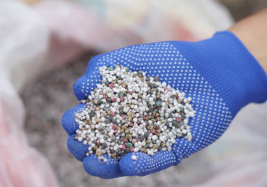 Sodium Nitrate: Fertilizer, Food Preservative, and Chemical Properties