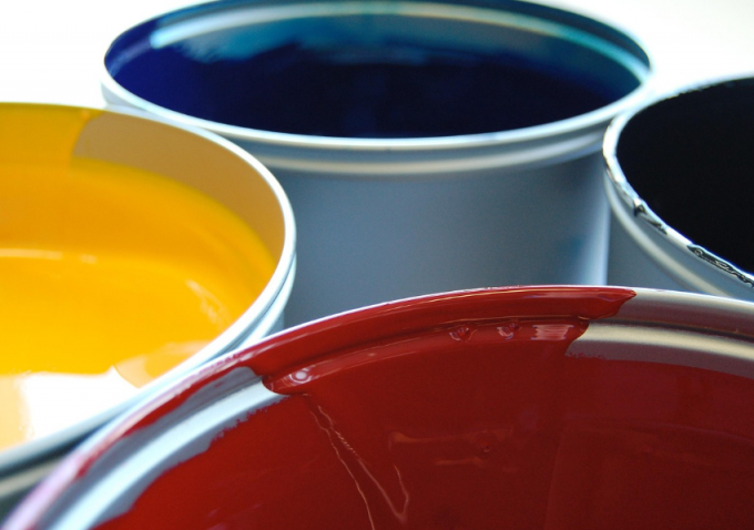 霍尔木兹一封，涂料先疼：特朗普时代的中东战火，如何把一桶油的冲击写进每一桶涂料成本