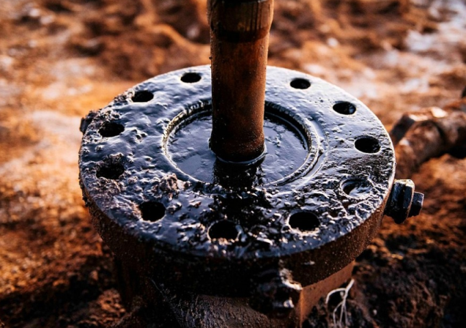 中东冲突推高油价 超百种化工原料集中上涨